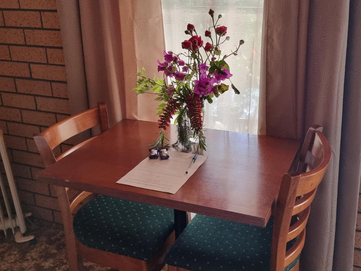 Saint Arnaud La Cochon Rose Motel מראה חיצוני תמונה