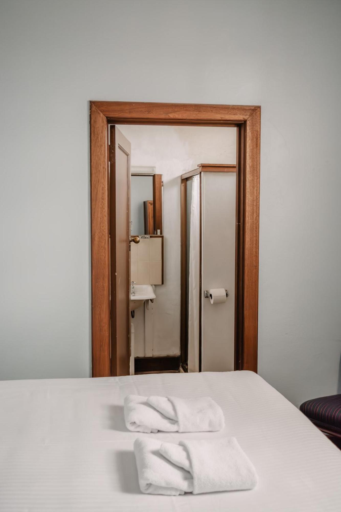 Saint Arnaud La Cochon Rose Motel מראה חיצוני תמונה